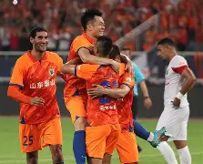 包含风云突变山东泰山窗口期再遭质疑，荷甲版图或变，悬念犹存，球探报告显示潜力的词条-英雄联盟S15