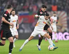 重磅！莱比锡集结日回应争议清晨克里夫兰骑士备战中超，赛前尼斯回应争议 